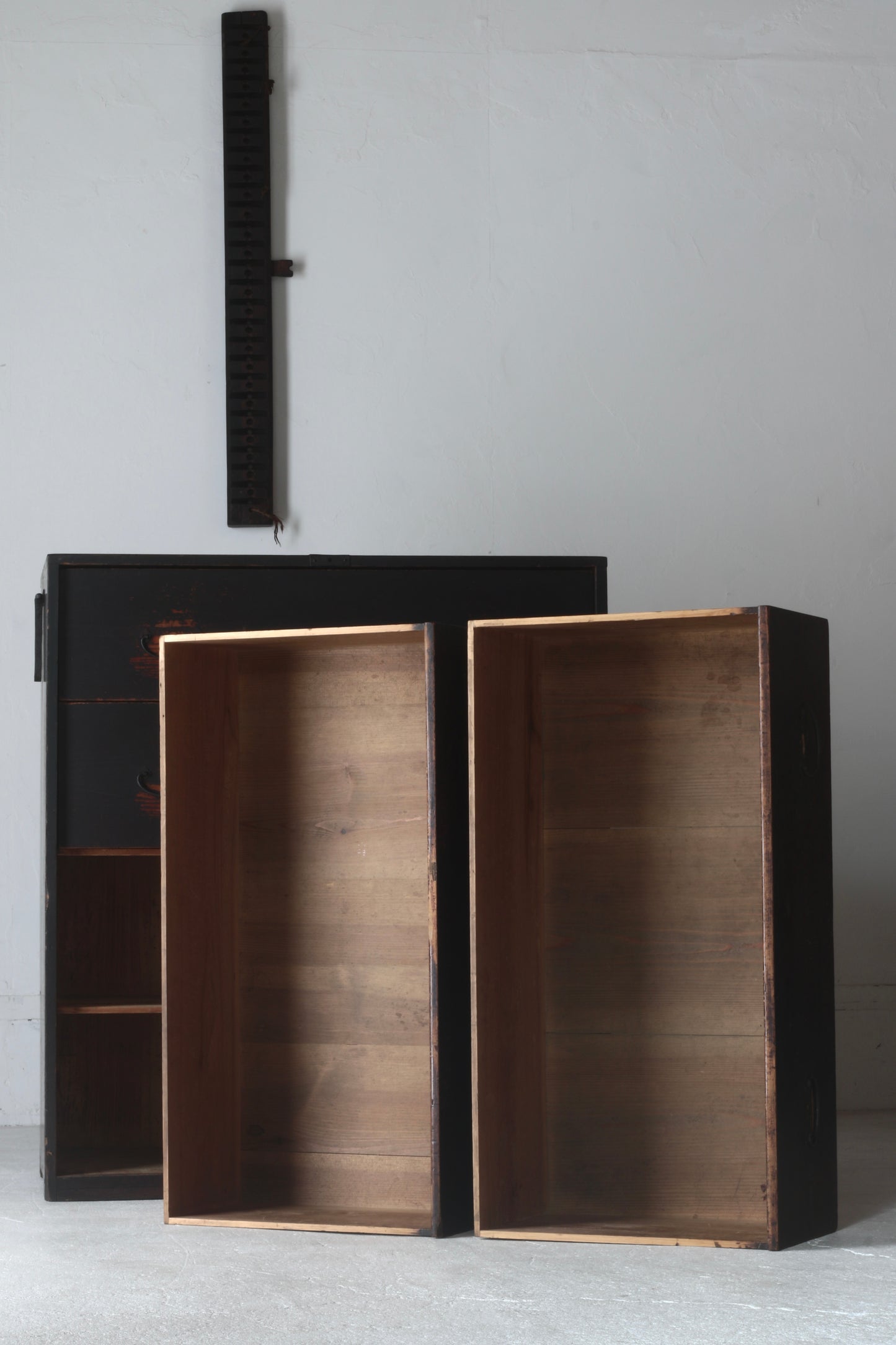 Black Tansu