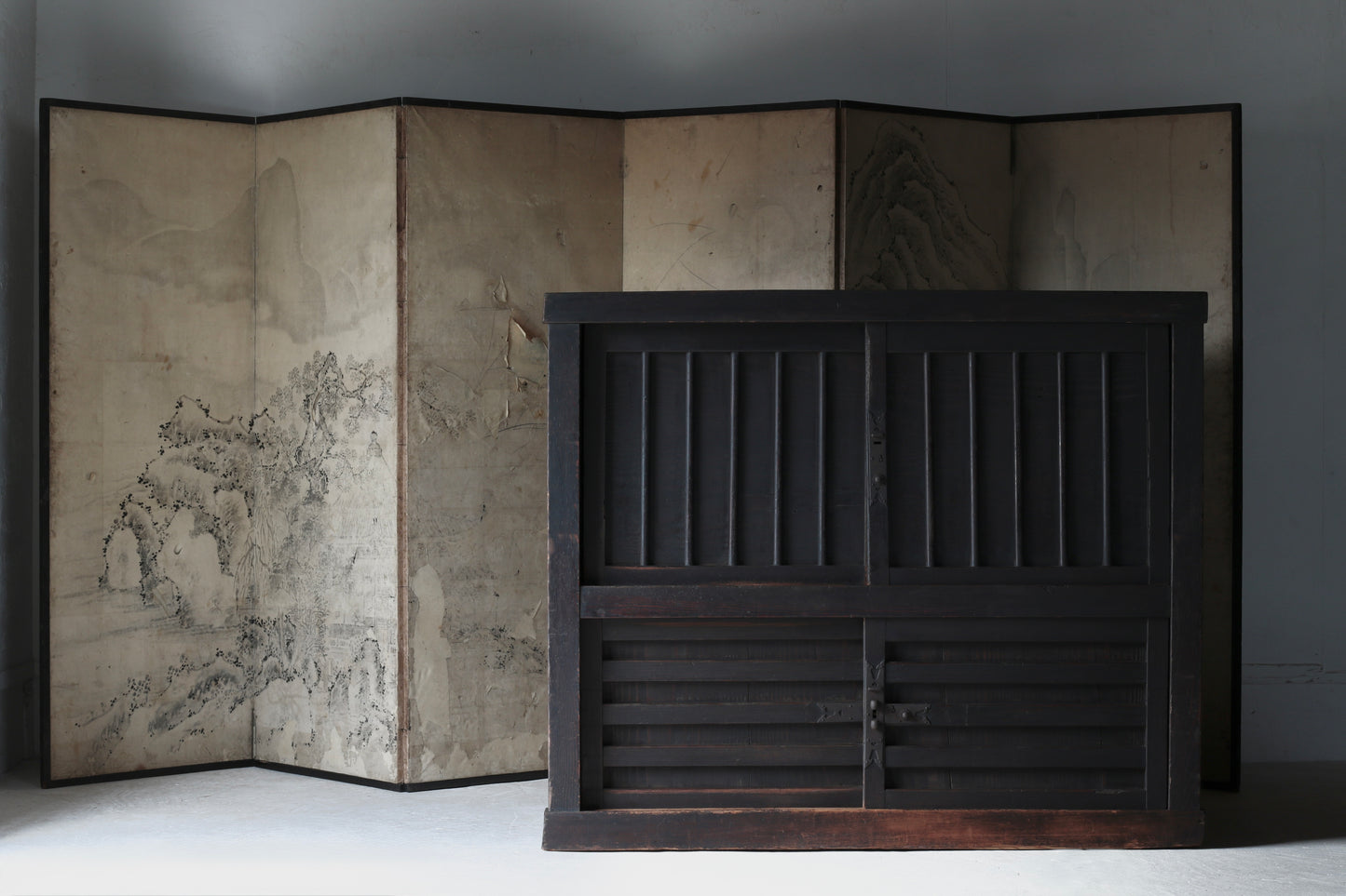 Black Tansu