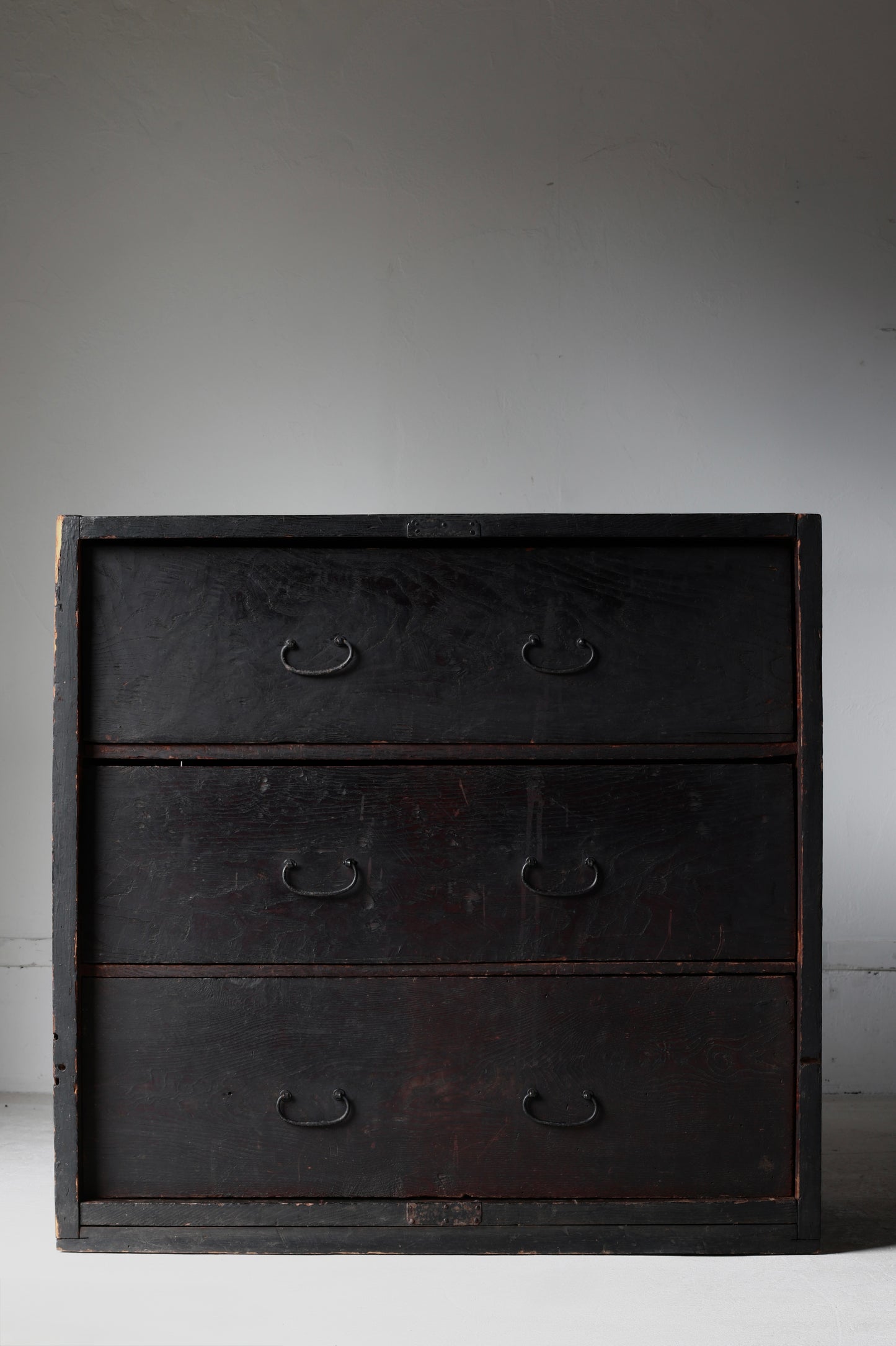 Black Tansu