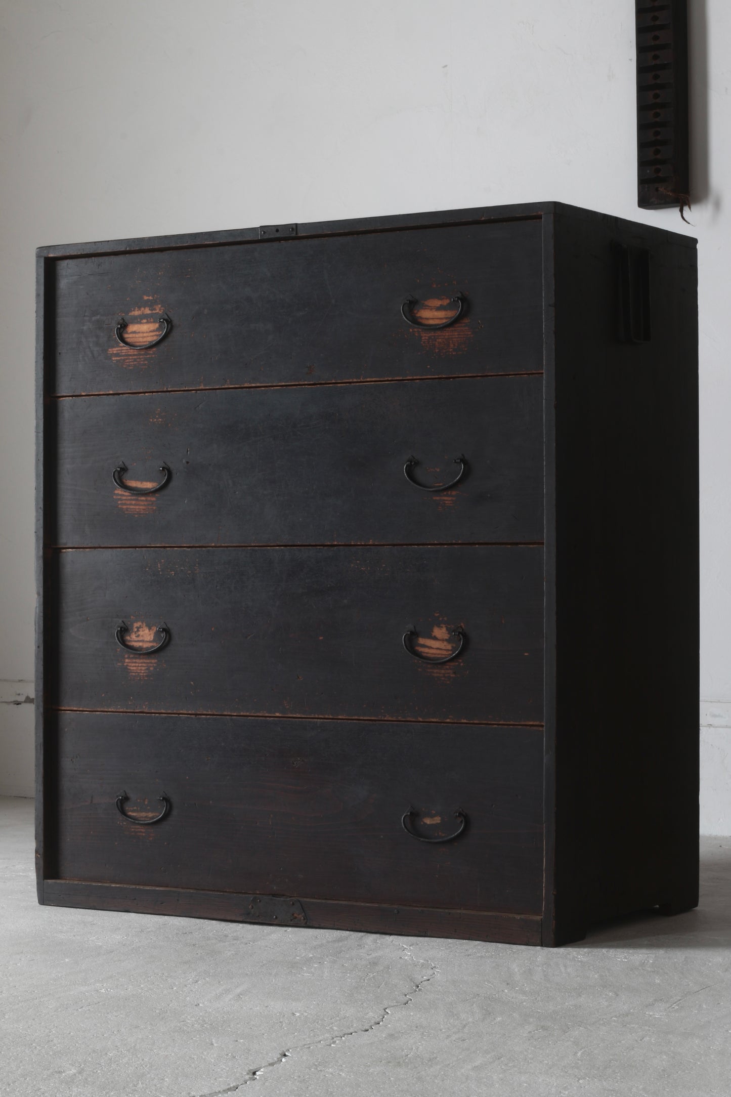 Black Tansu