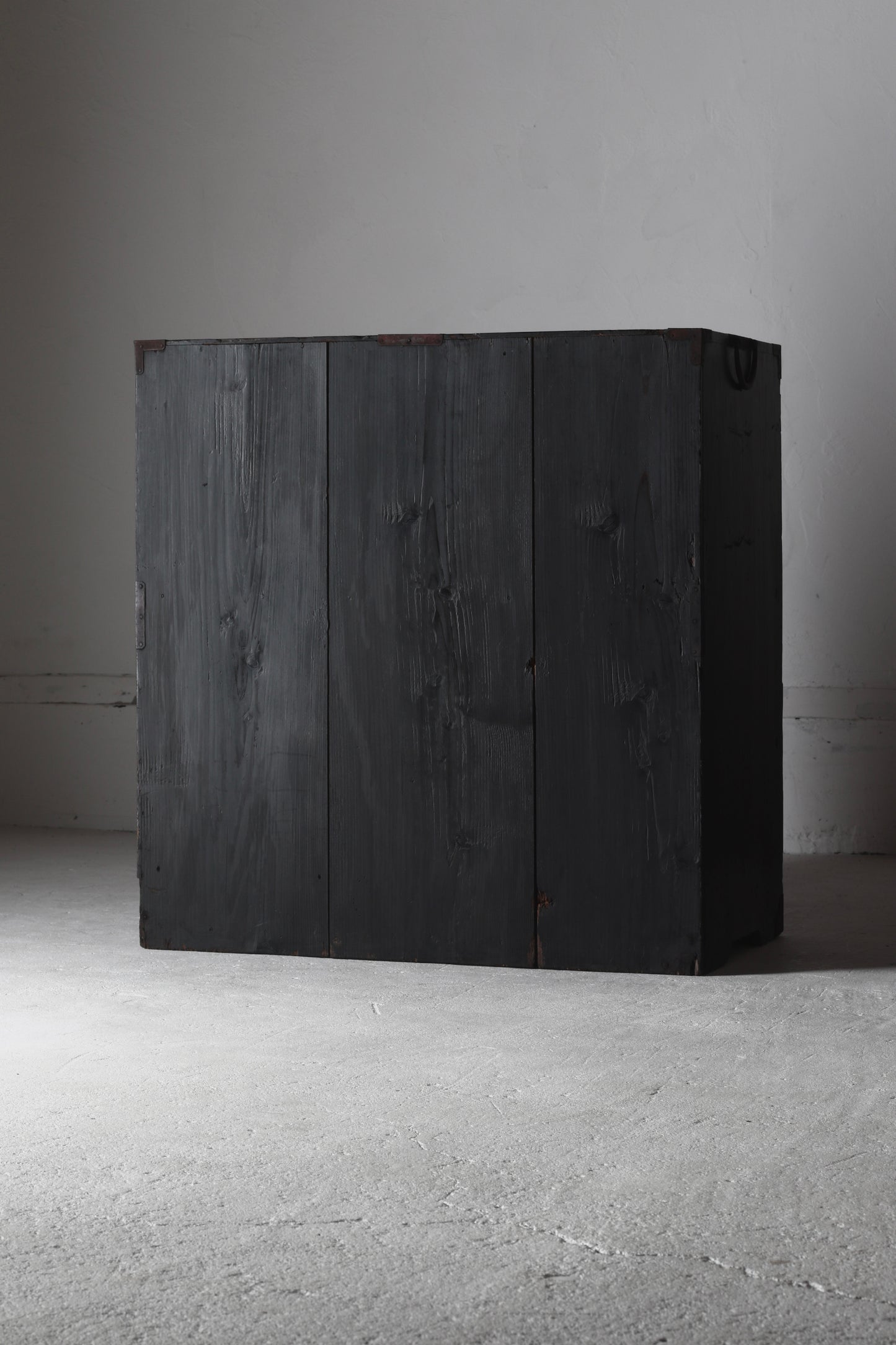 Black Tansu