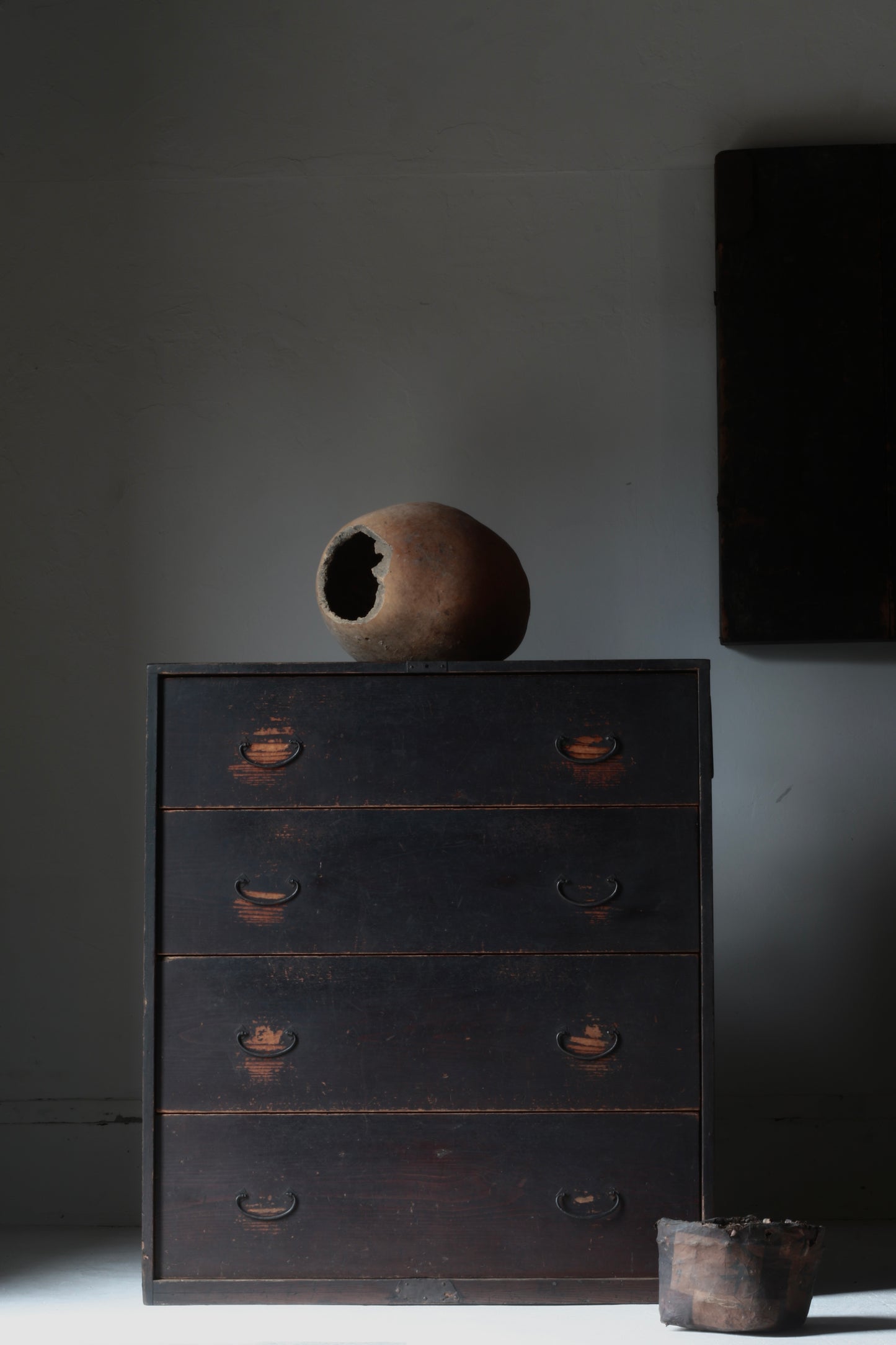 Black Tansu