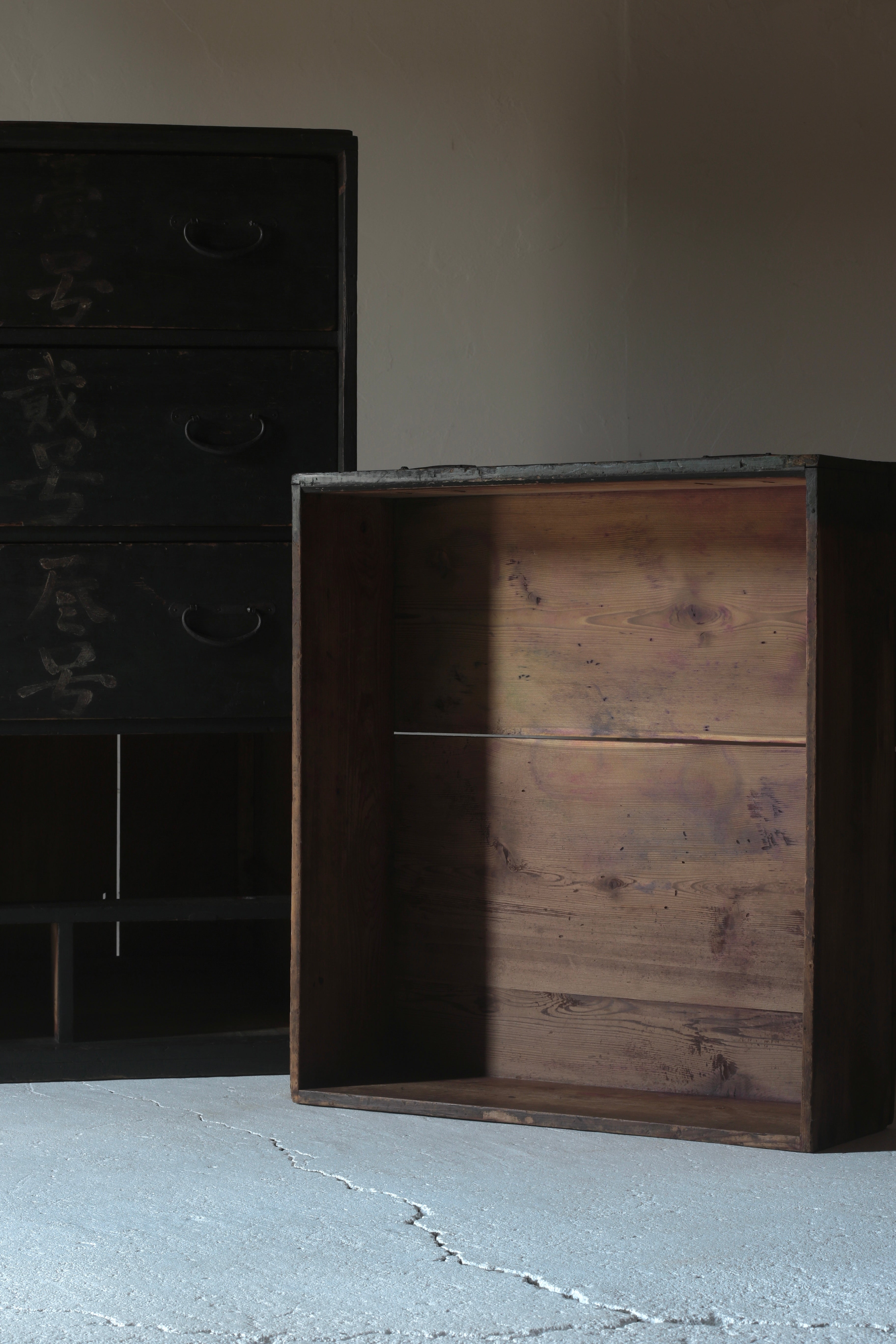 箪笥 – Rem Remake Furniture