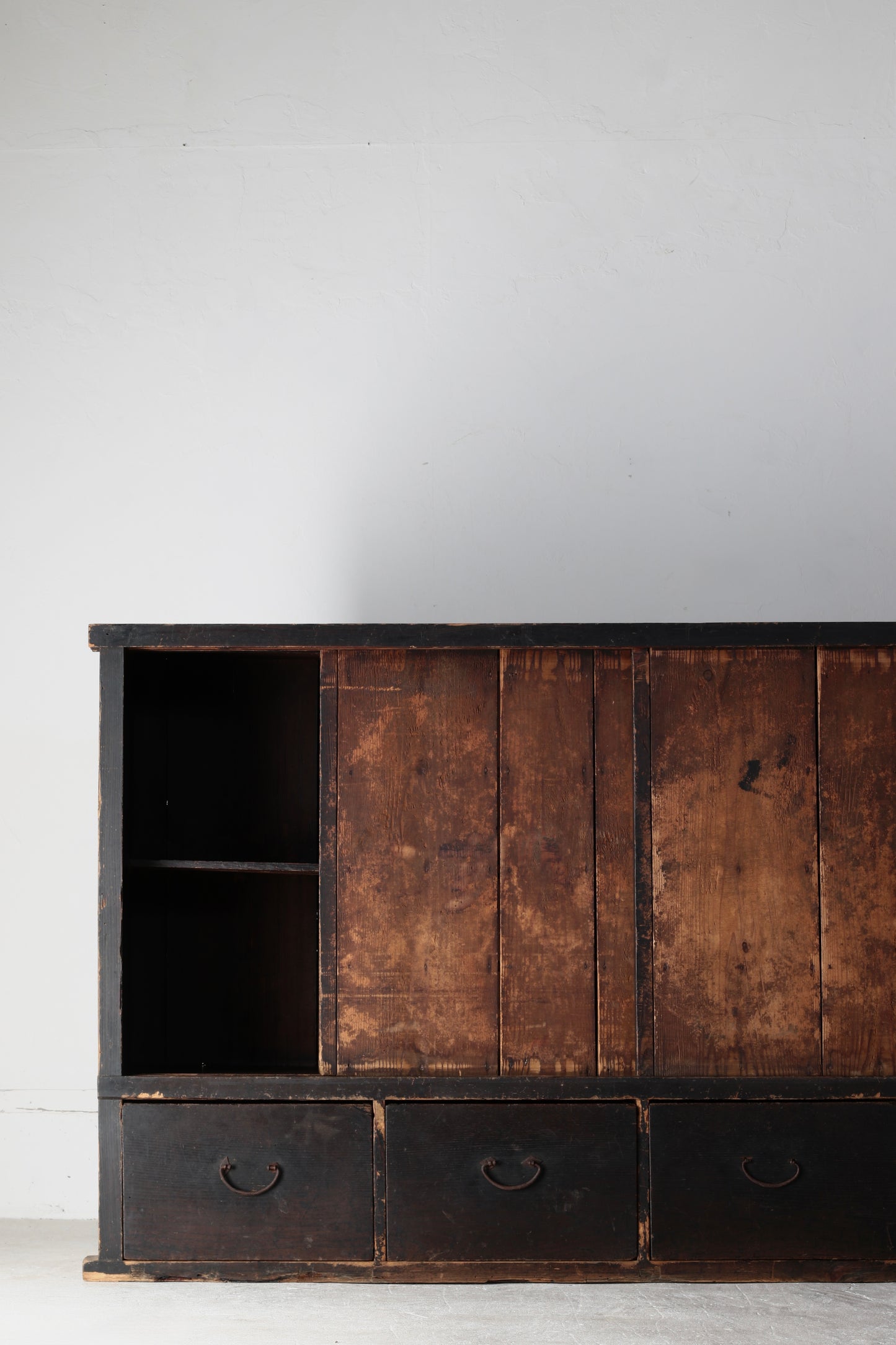 Black Tansu