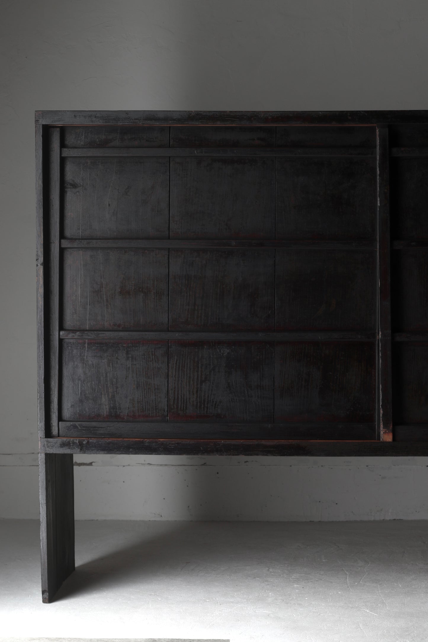 Black Tansu