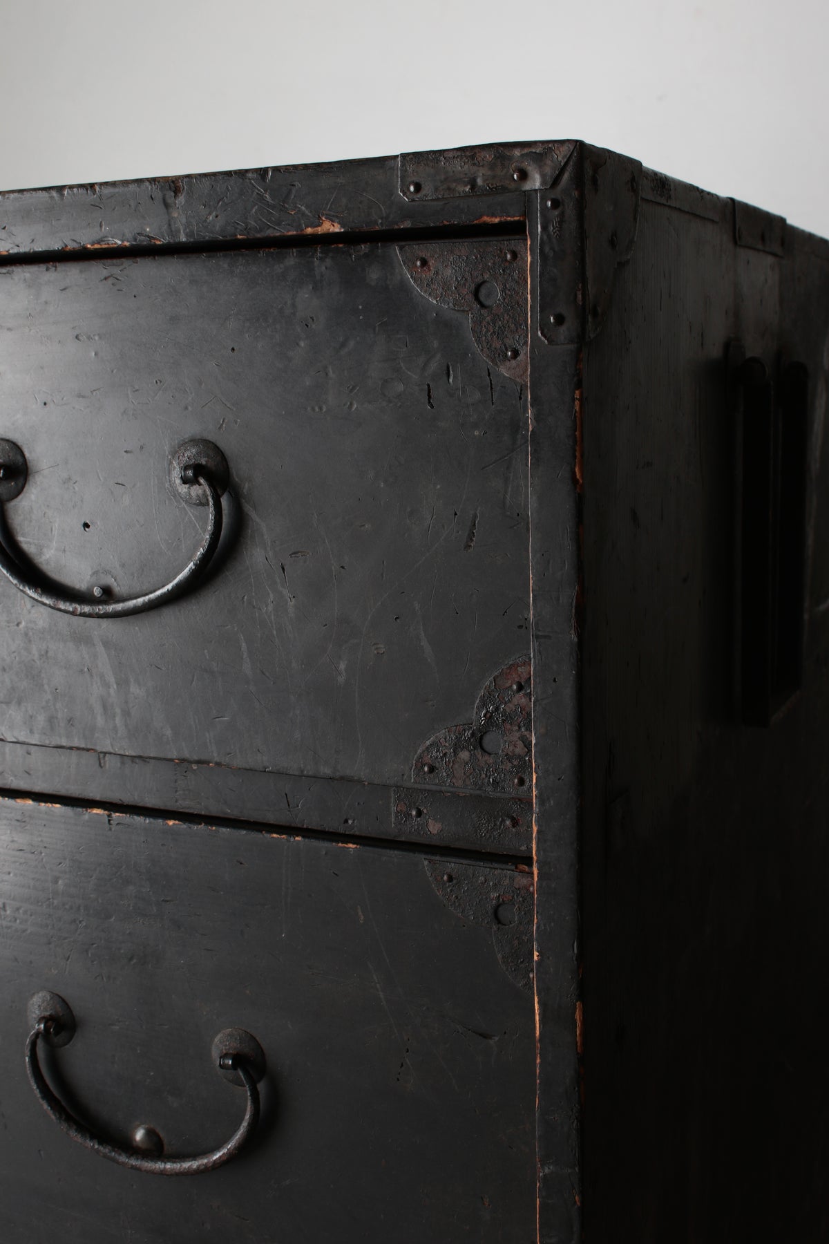 Black Tansu