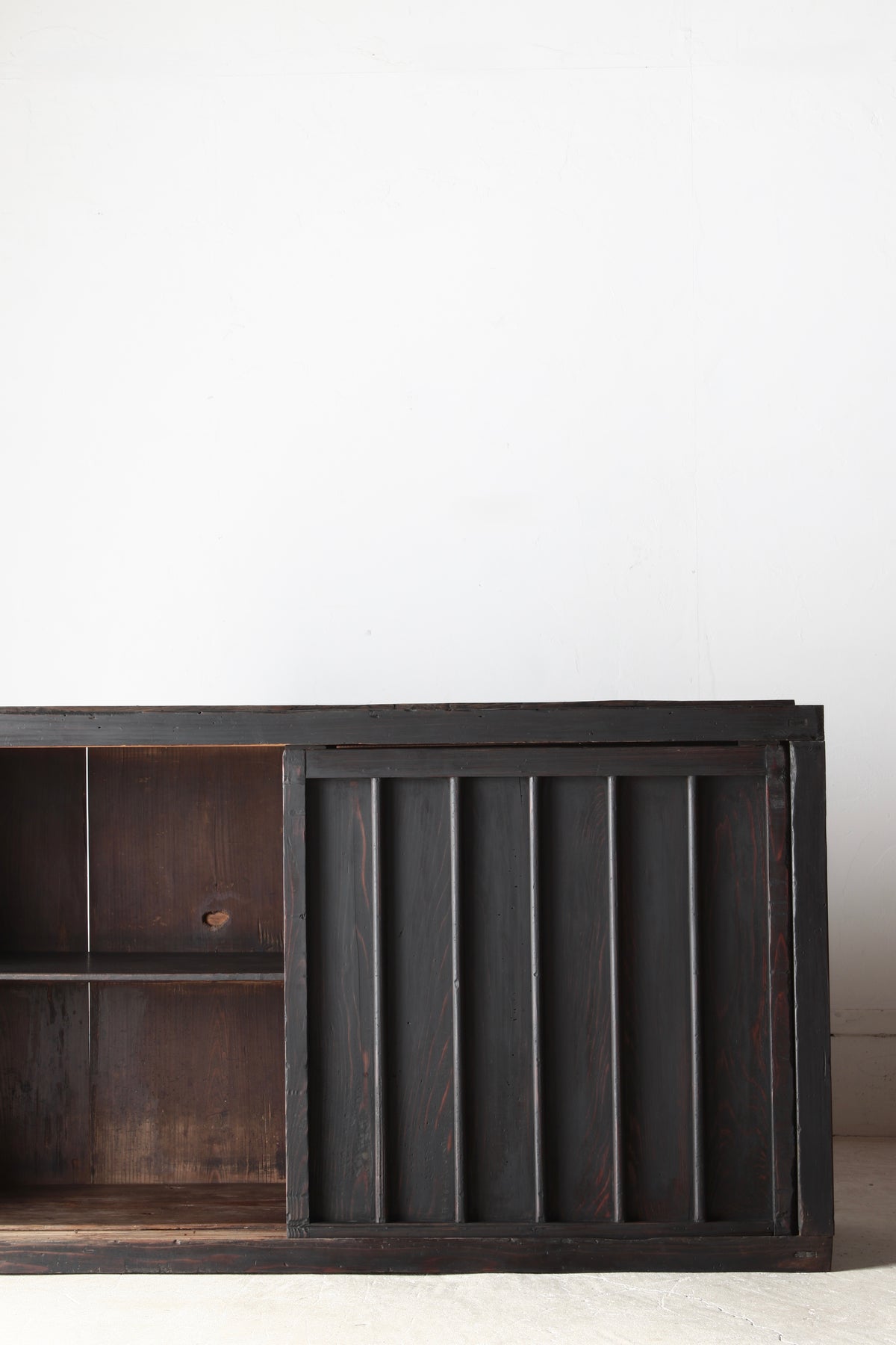Black Tansu