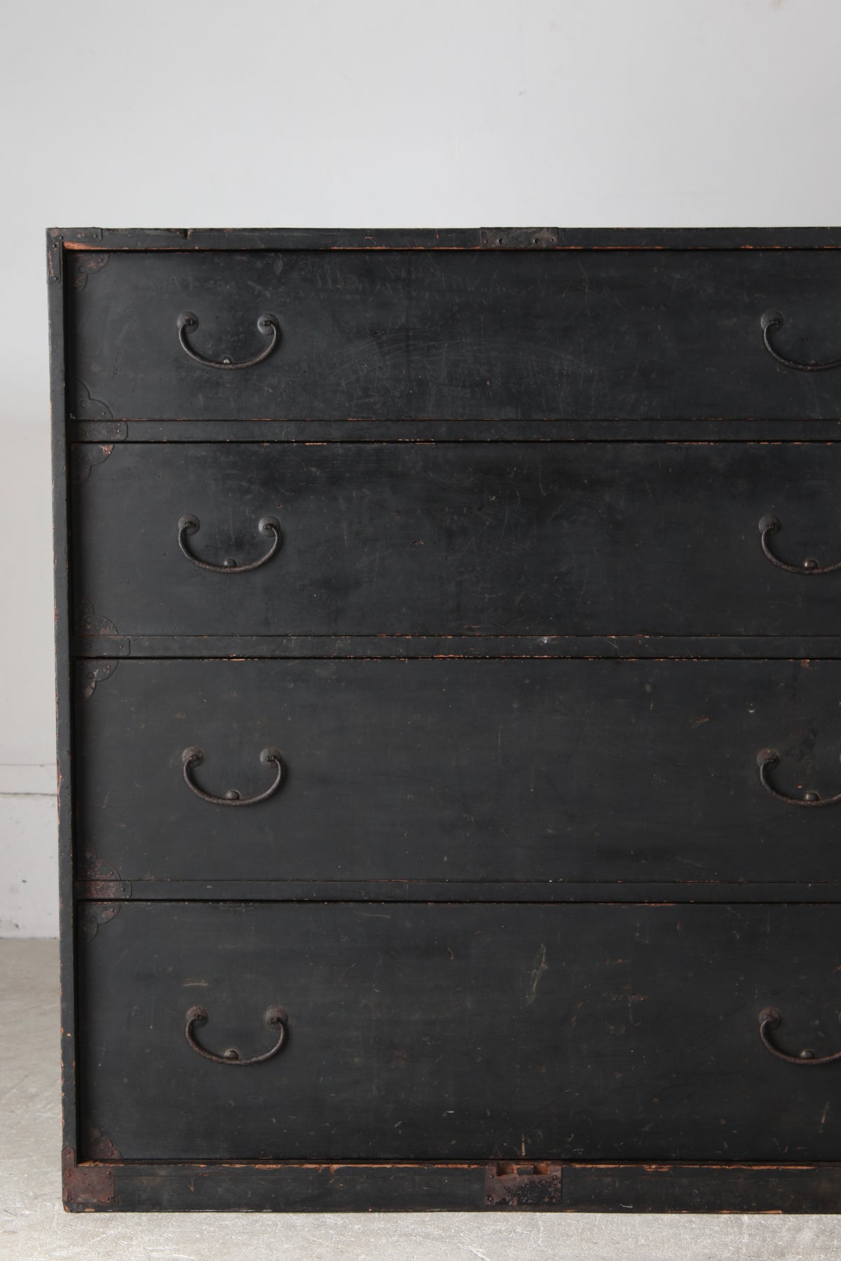 Black Tansu