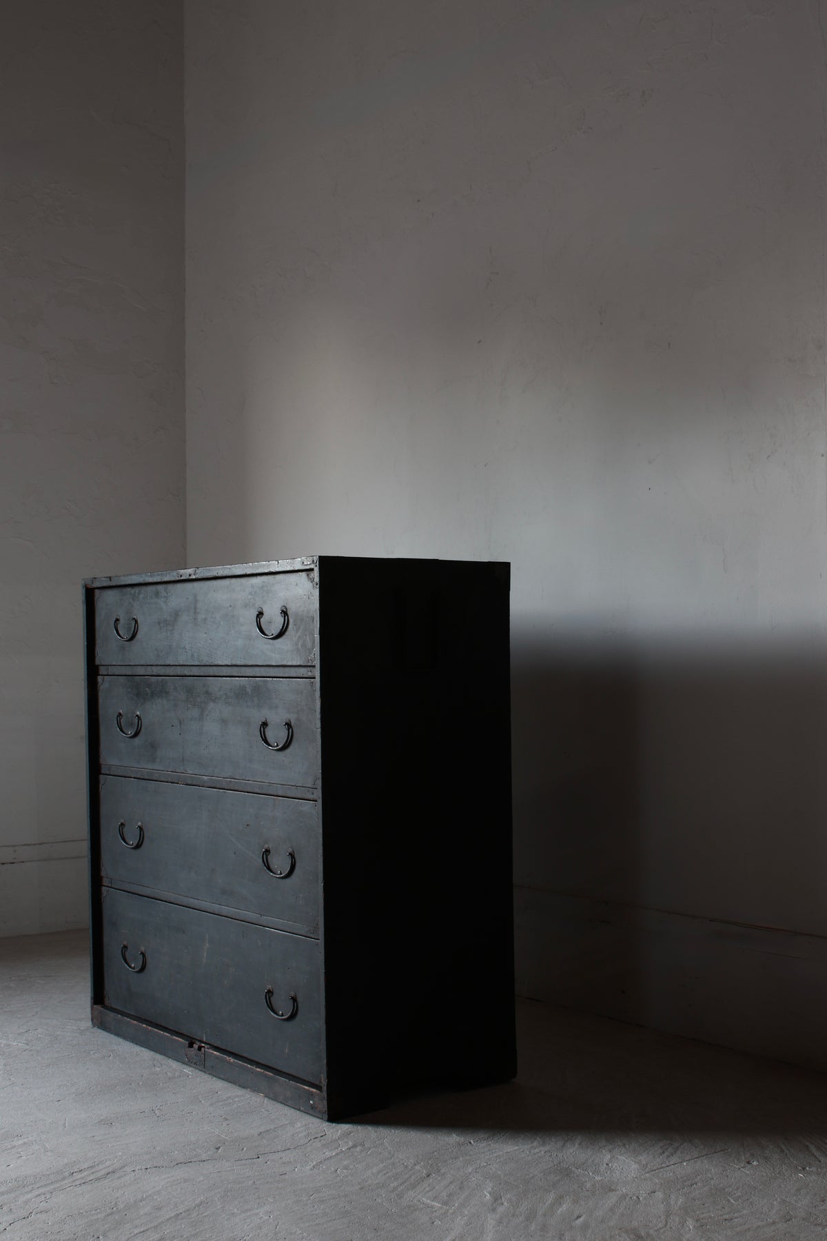 Black Tansu