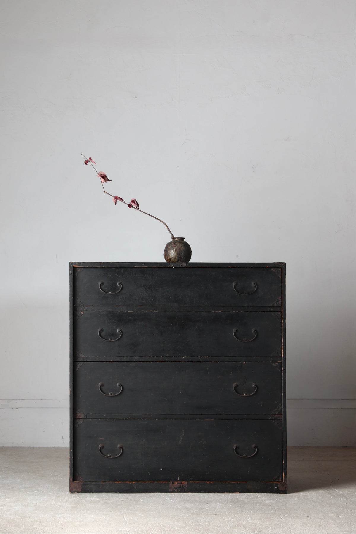Black Tansu