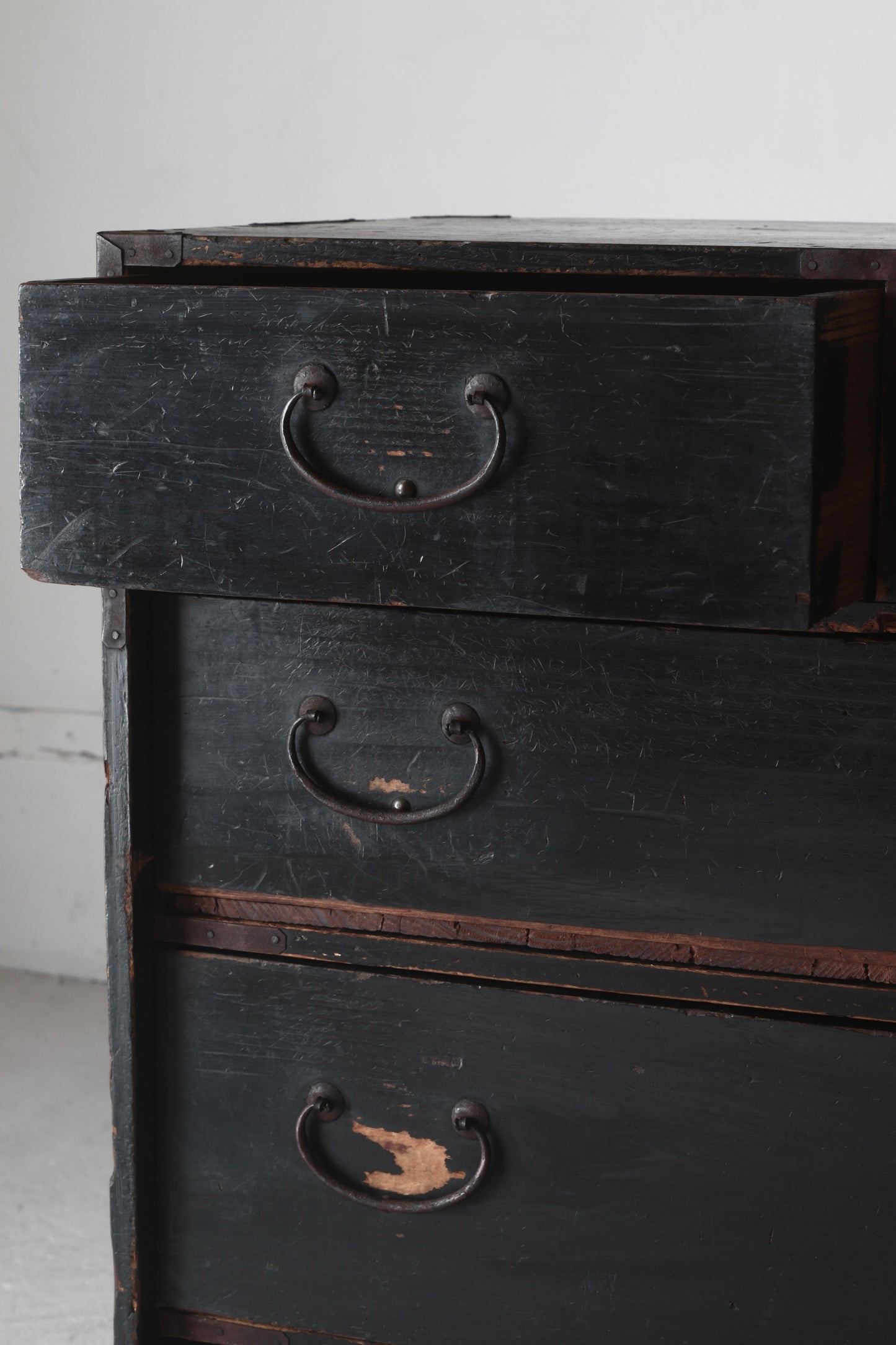 Black Tansu