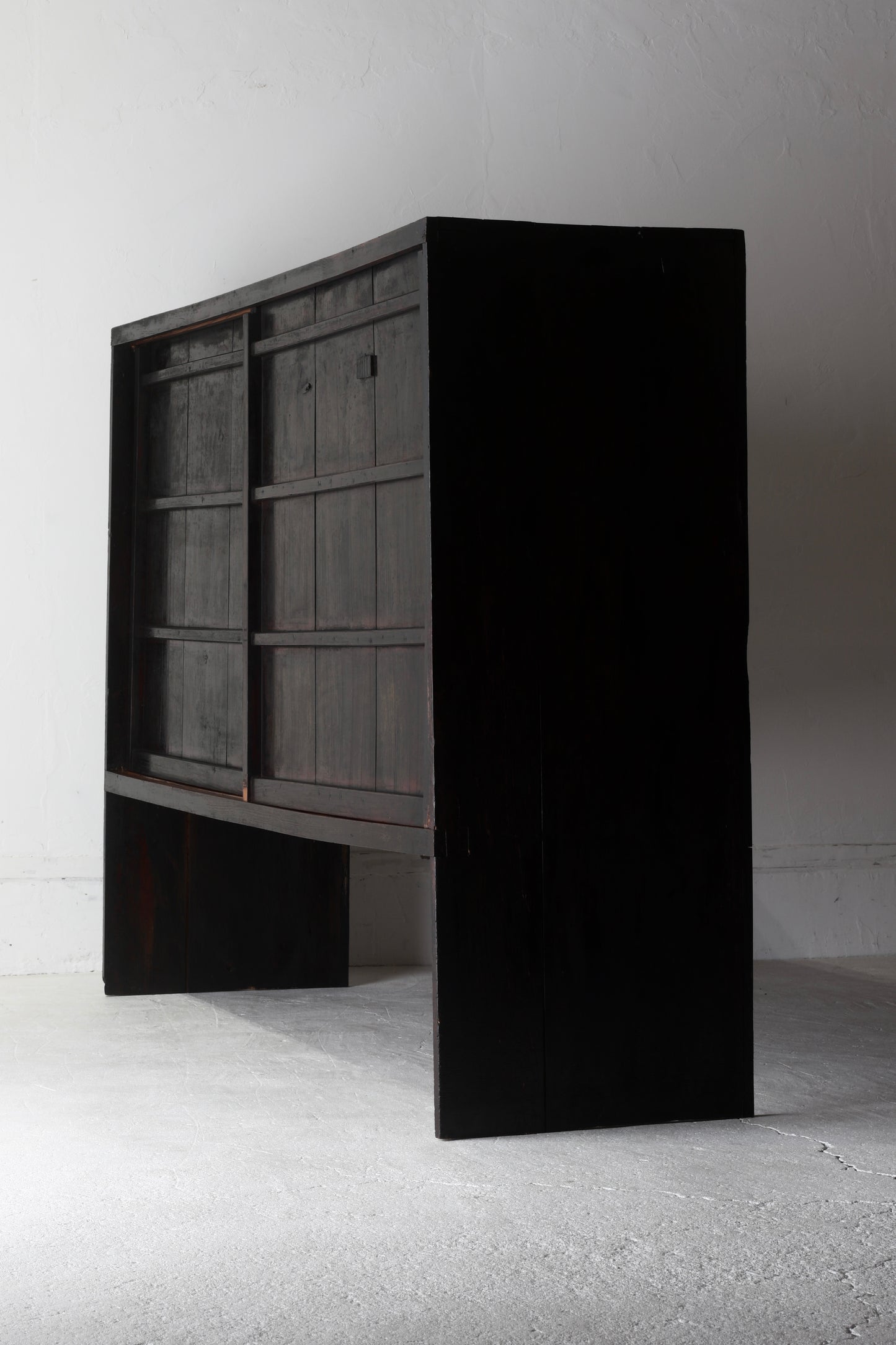 Black Tansu