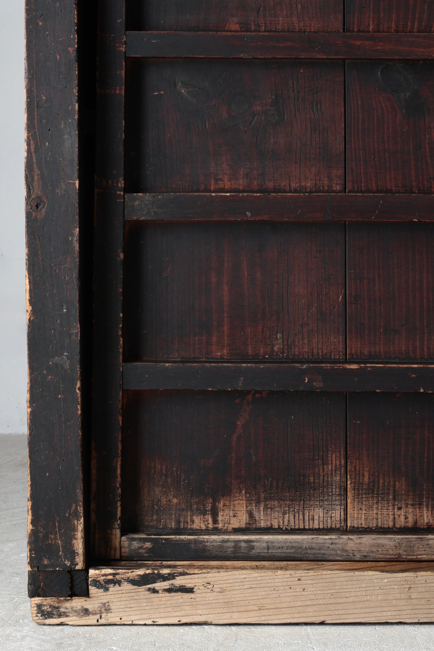 Black Tansu