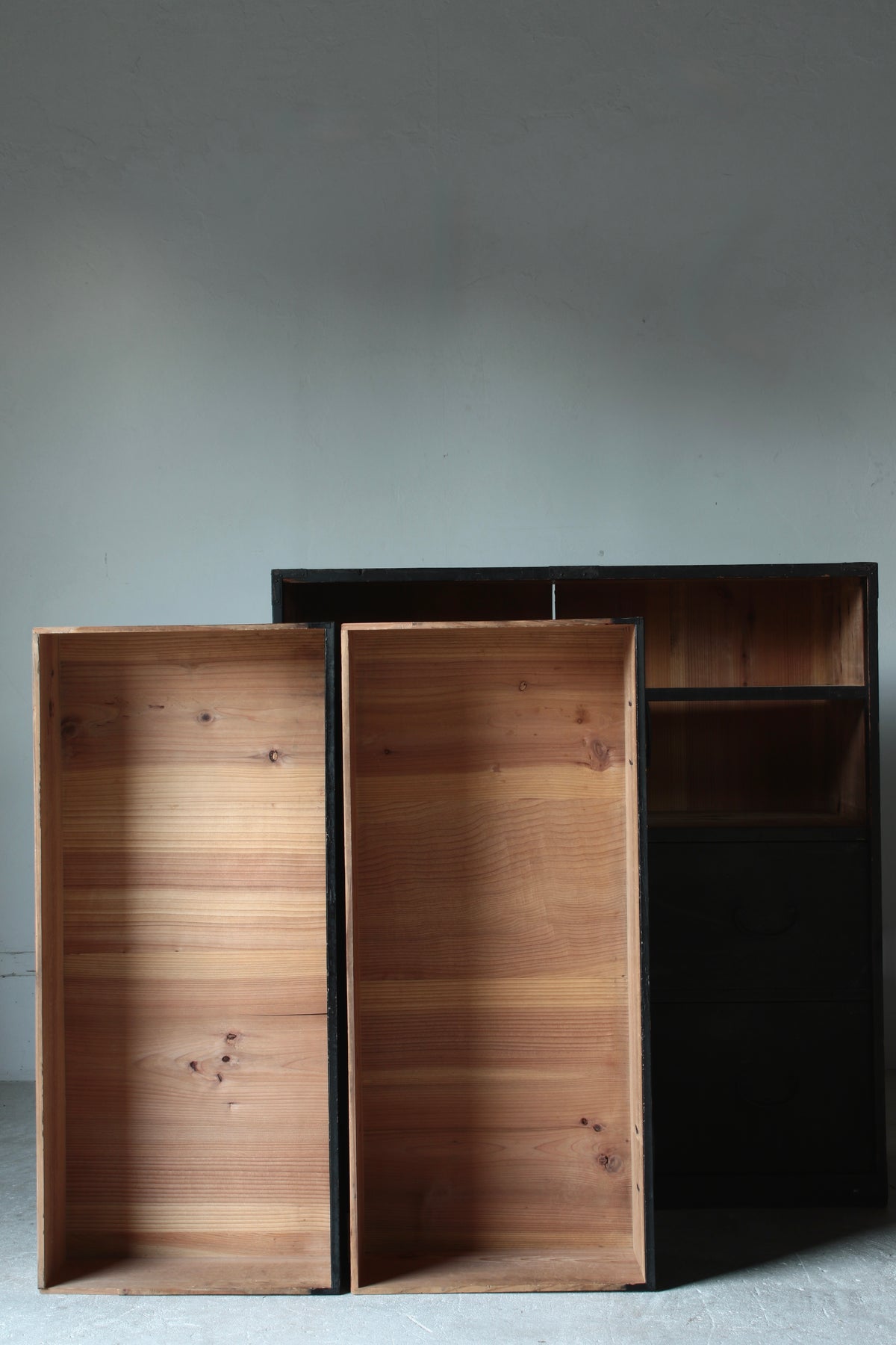 Black Tansu