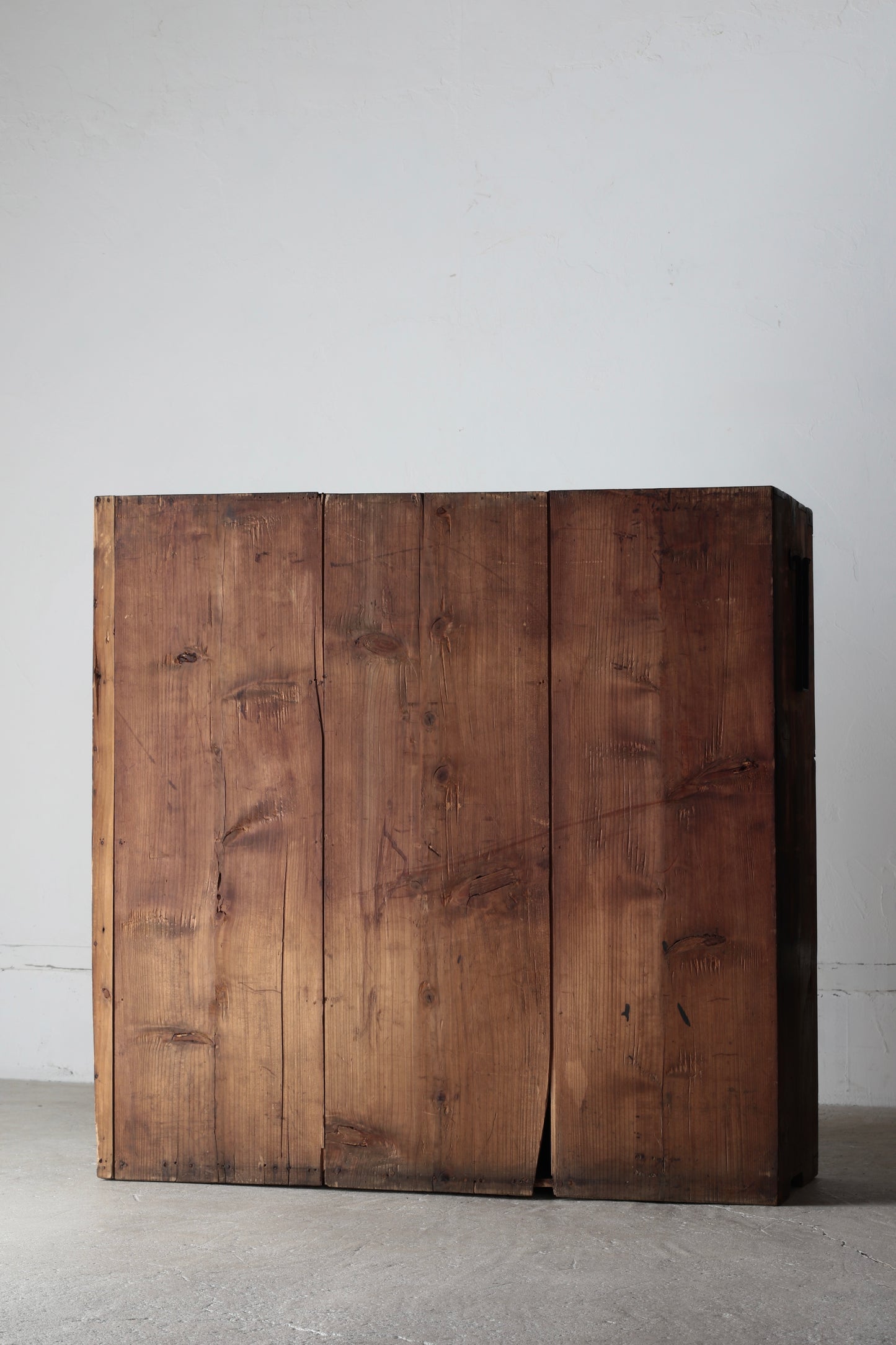 Withered Wood Grid Cabinet