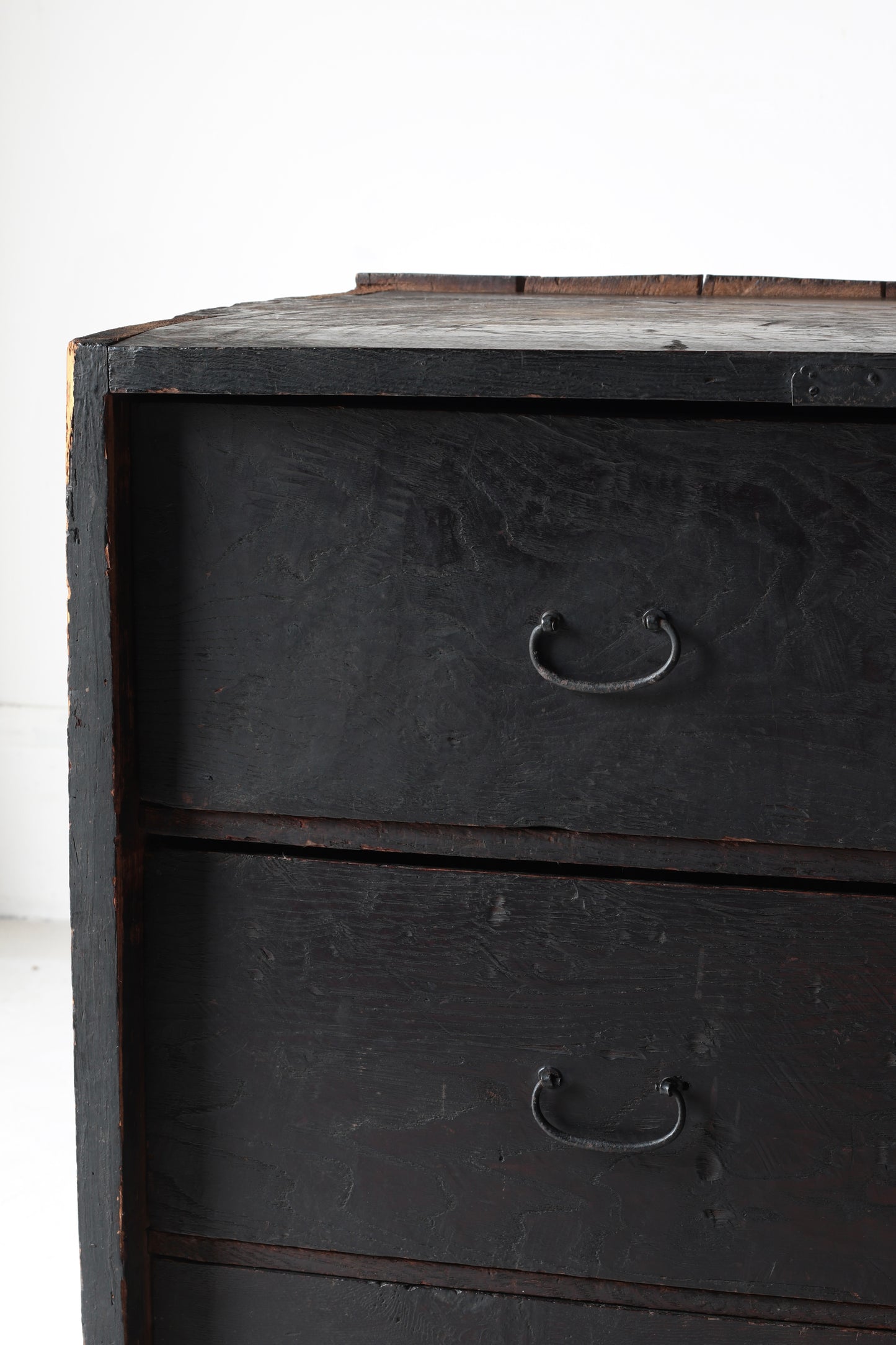 Black Tansu