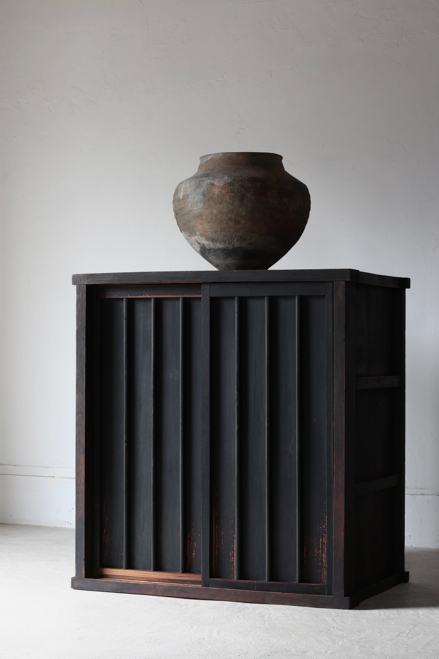 Black Tansu