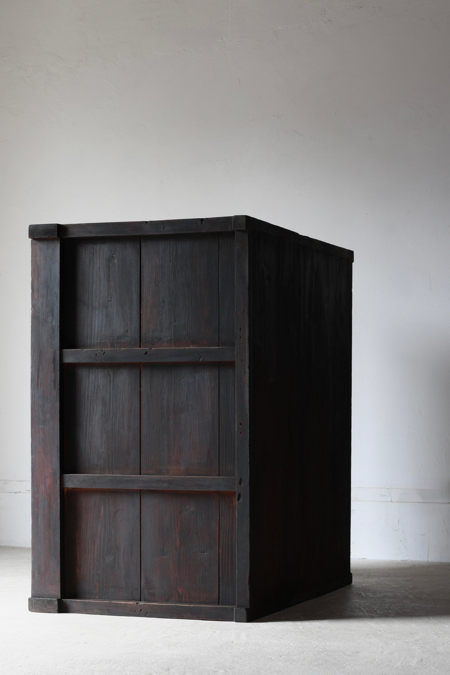 Black Tansu