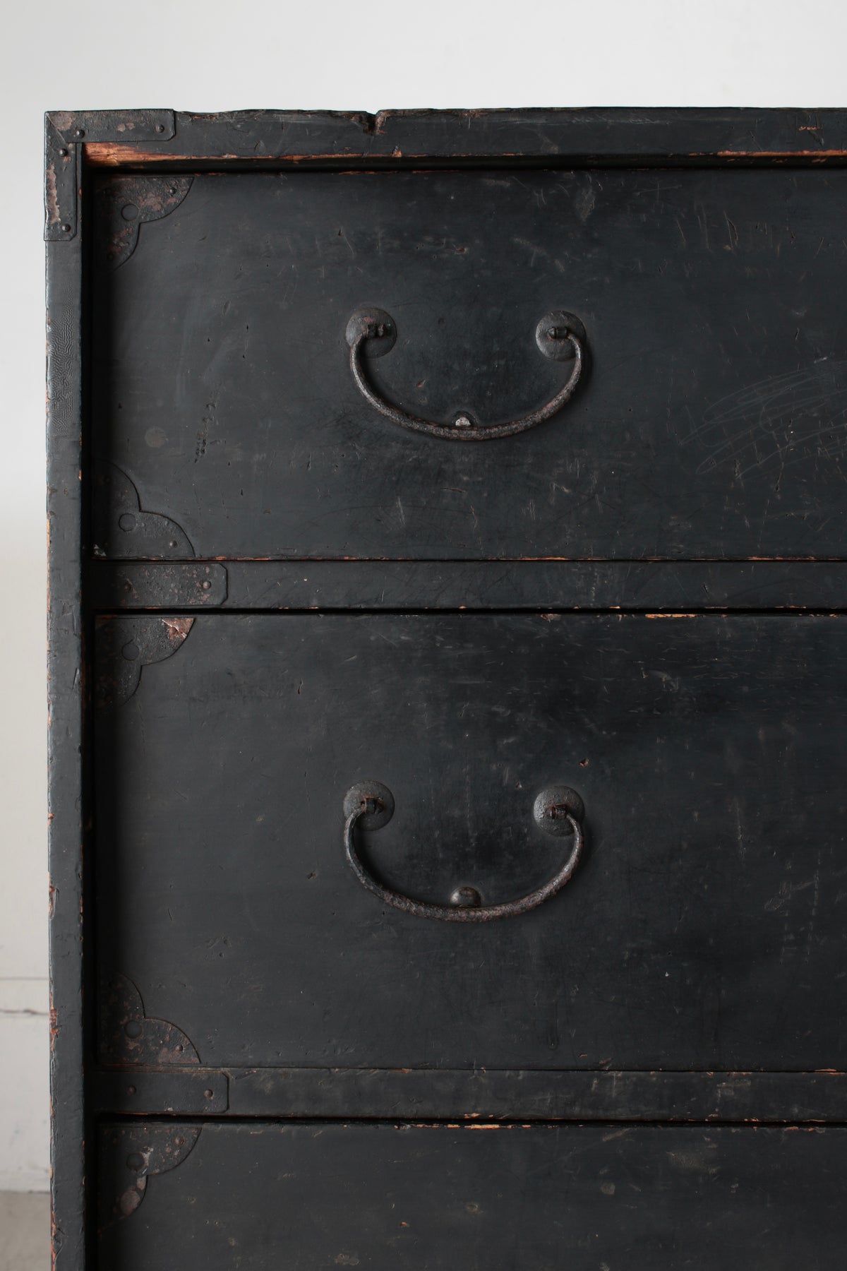 Black Tansu