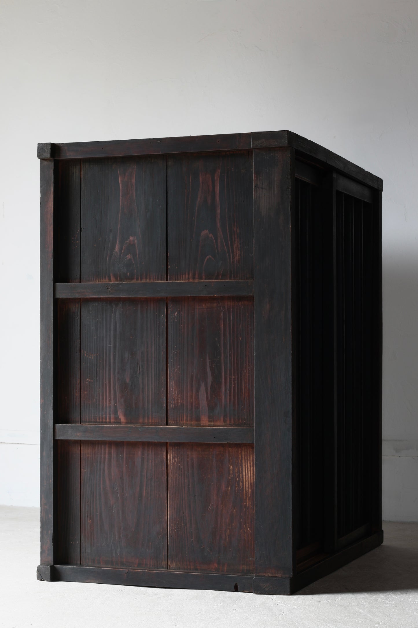Black Tansu