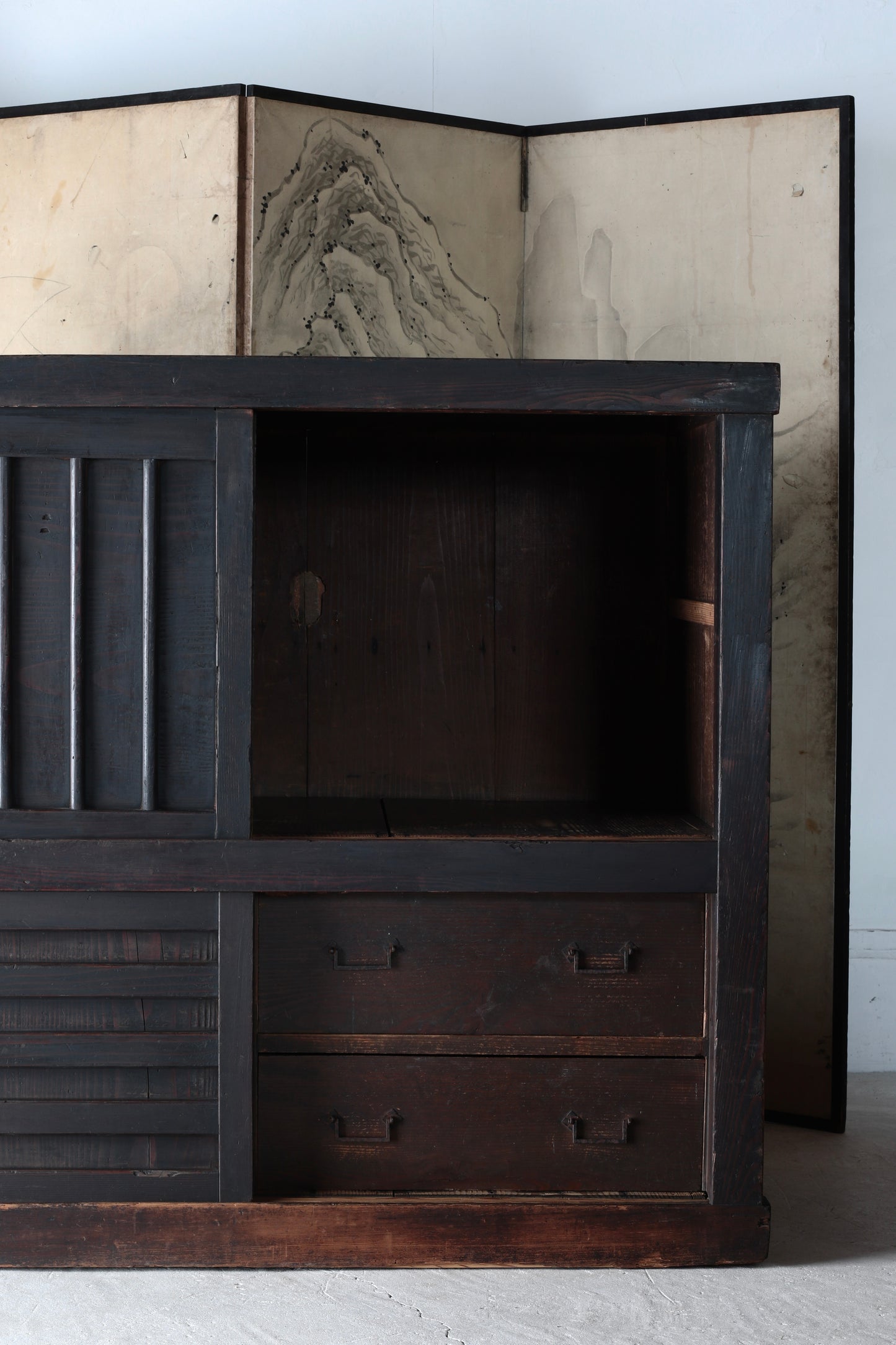 Black Tansu