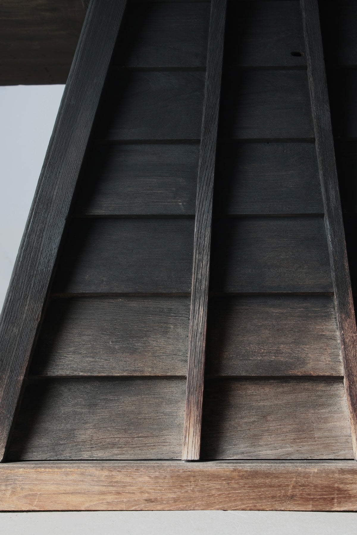 Shingle-style Table