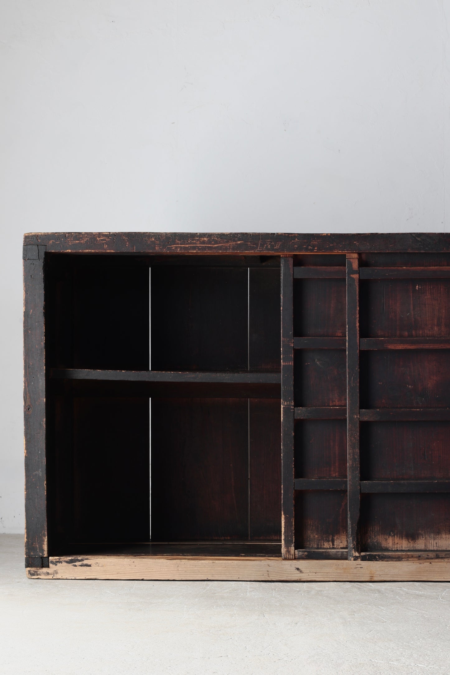 Black Tansu