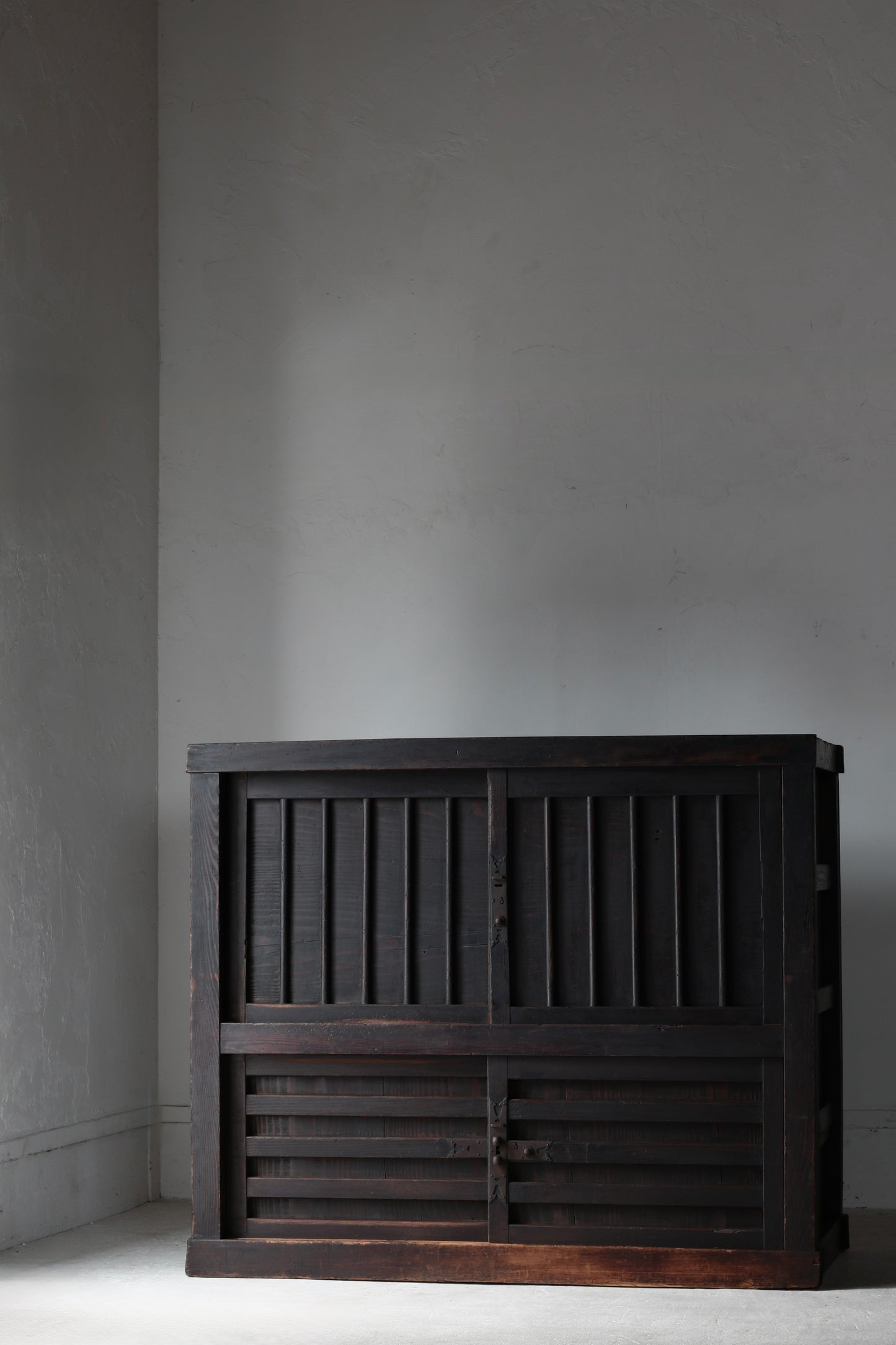 Black Tansu