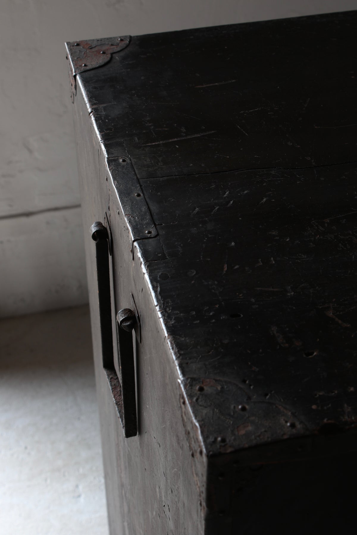 Black Tansu