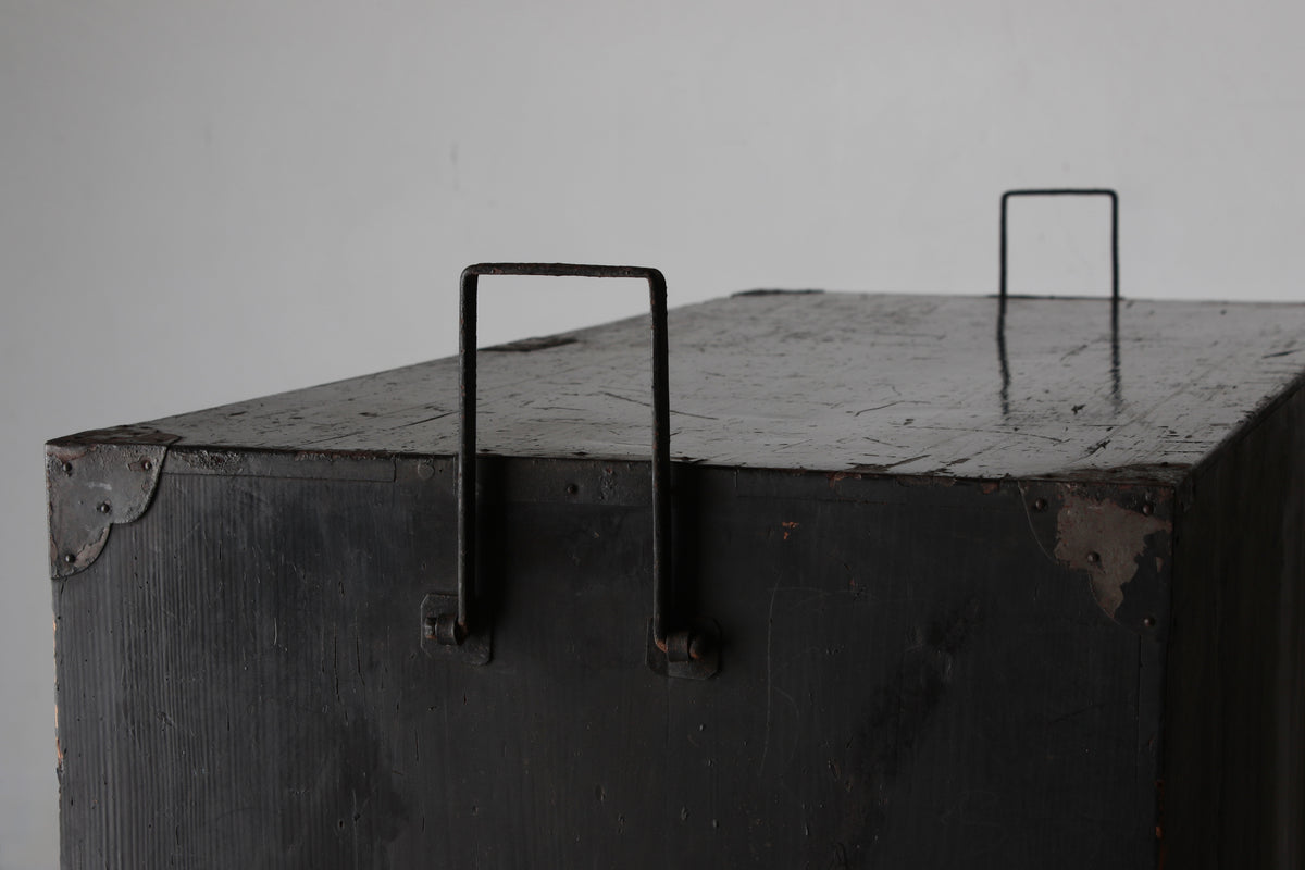 Black Tansu