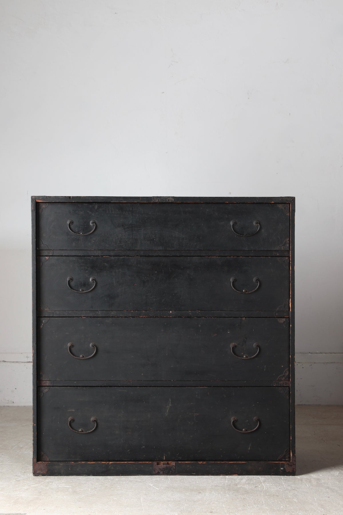 Black Tansu