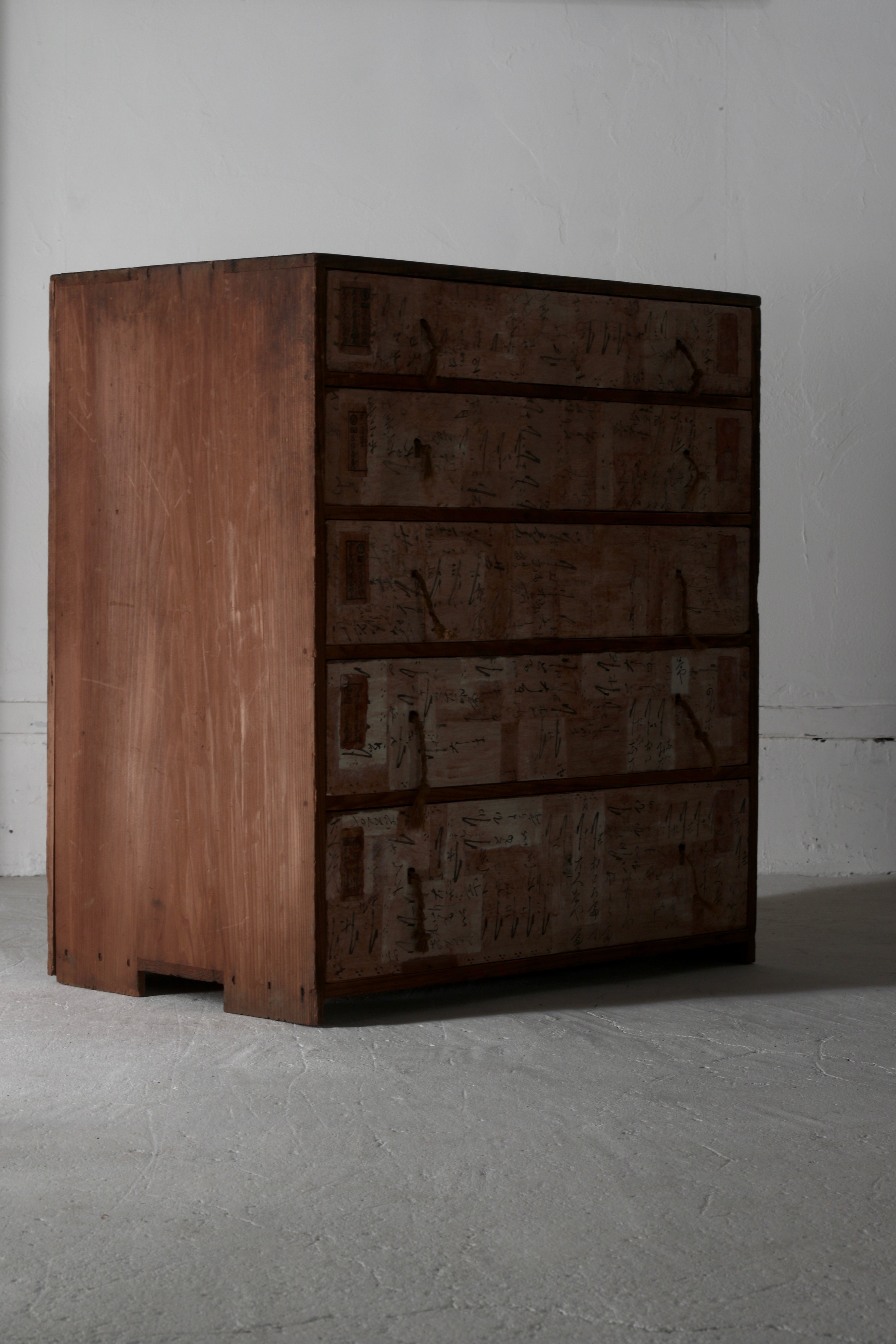 和紙貼り箪笥 – Rem Remake Furniture