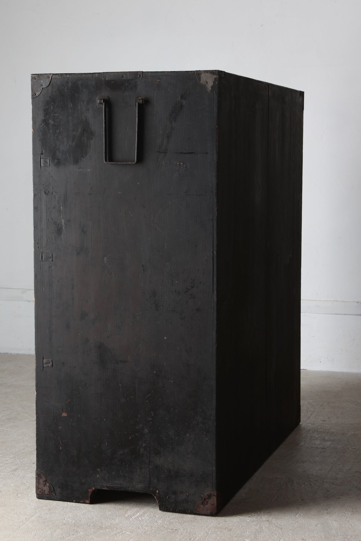 Black Tansu