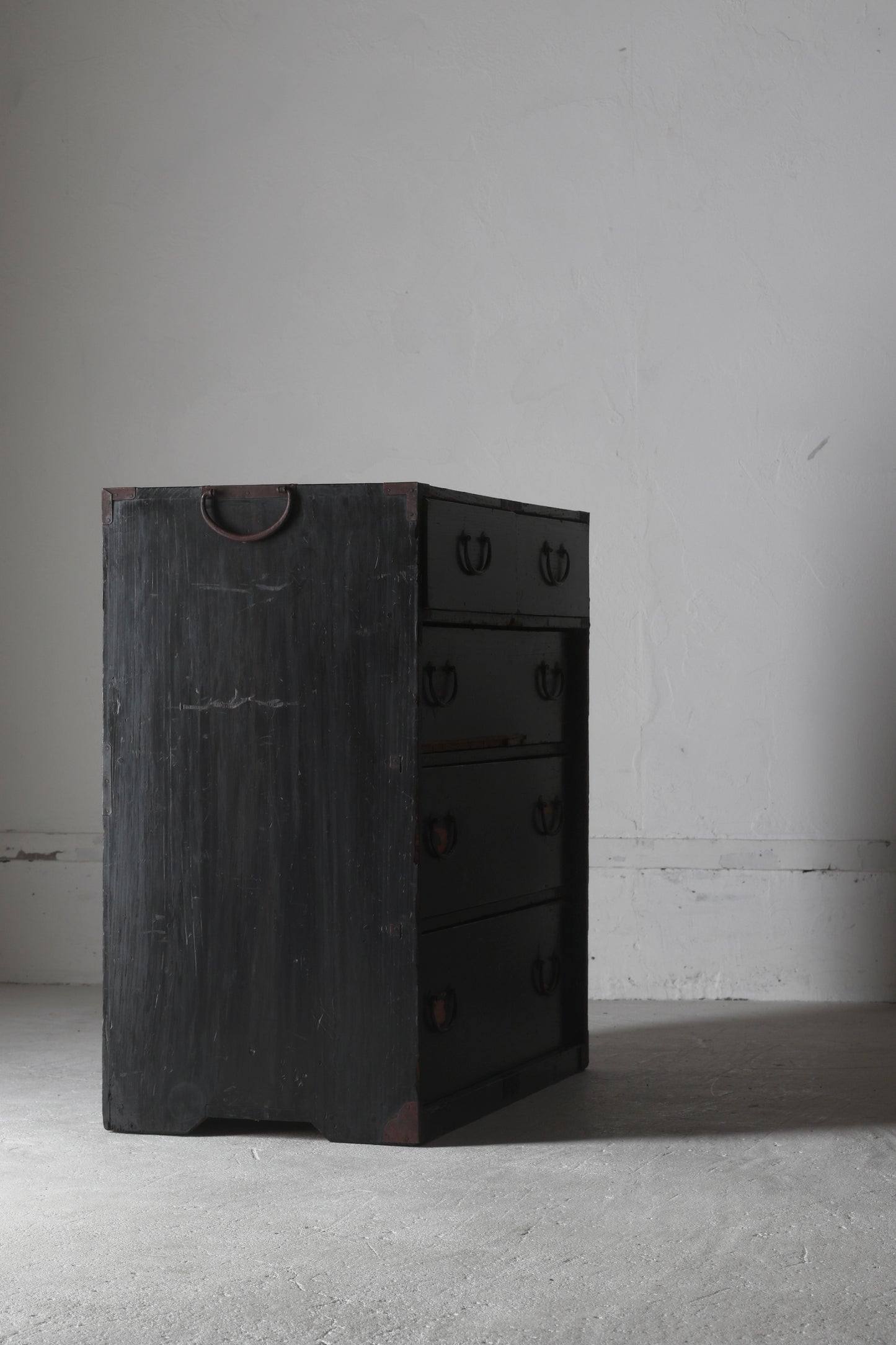 Black Tansu