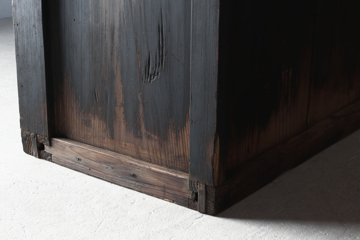 Black Tansu