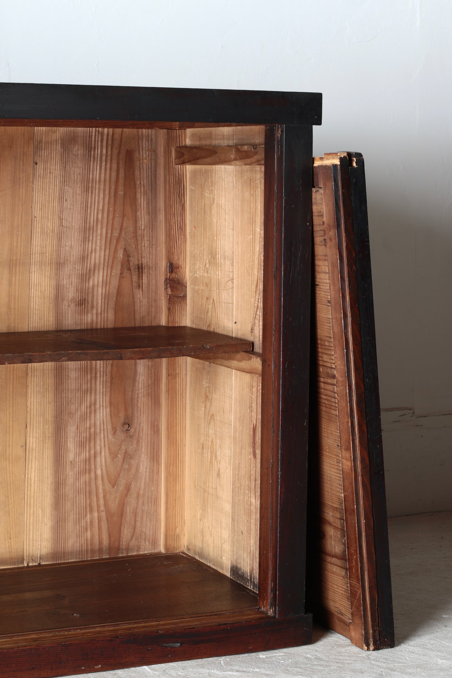 Black Tansu