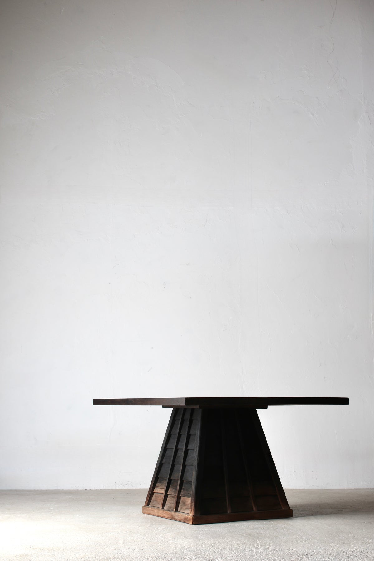 Shingle-style Table