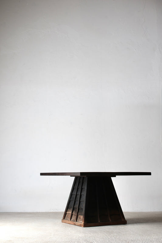 Shingle-style Table
