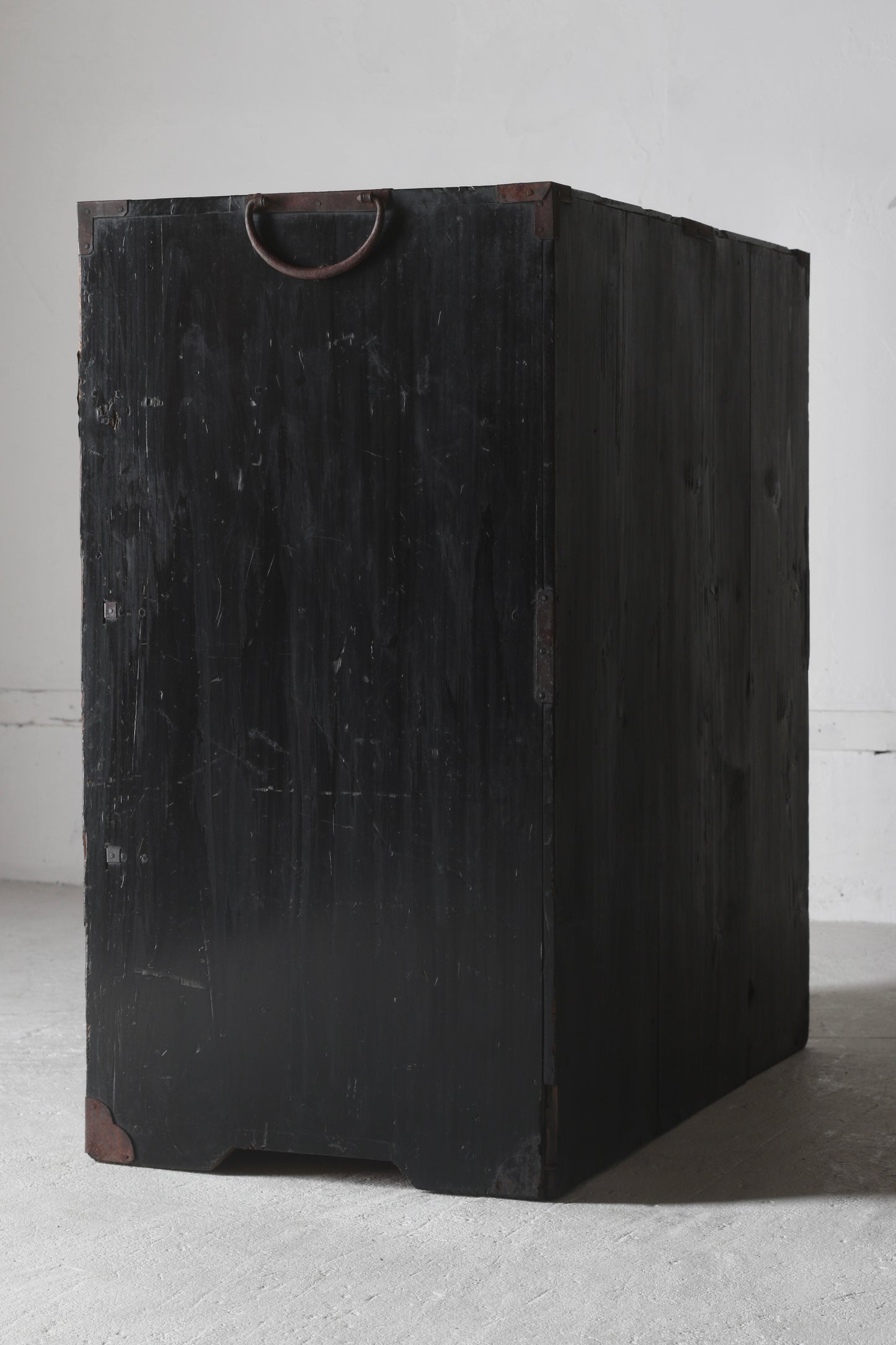 Black Tansu