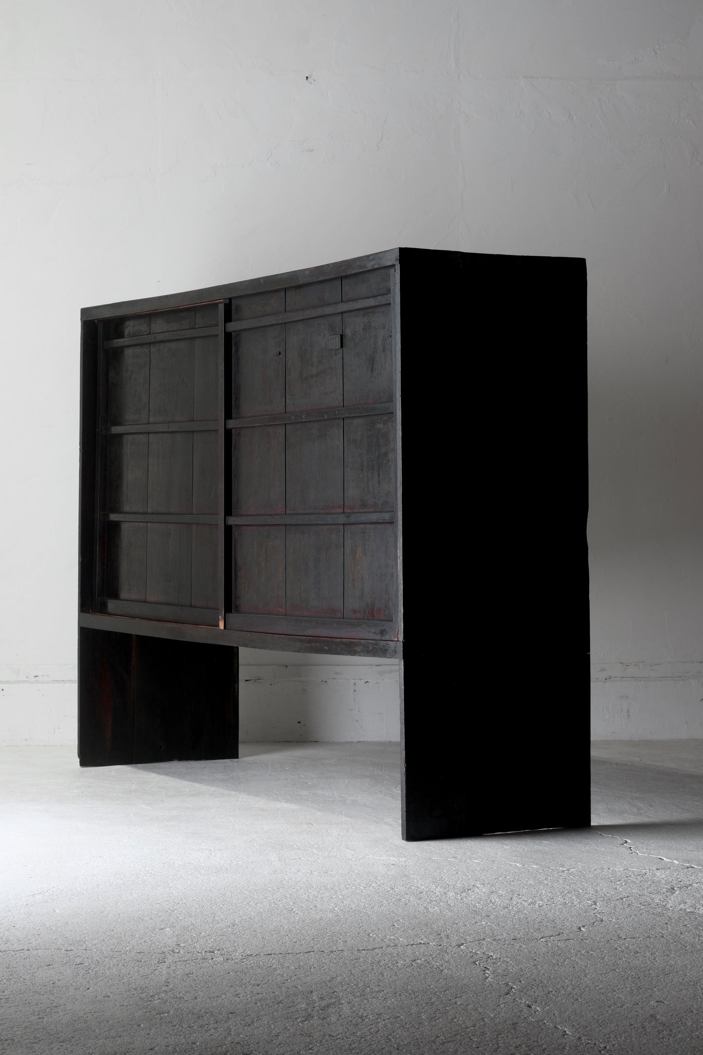 Black Tansu