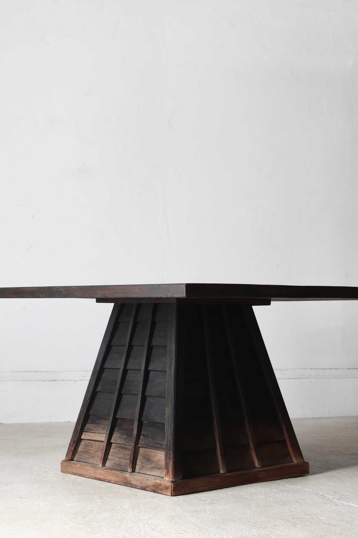Shingle-style Table